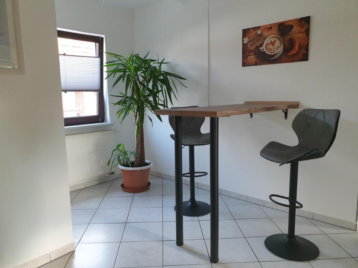 Elxleben Ganze Ferienwohnung 5 Km Von Erfurt, Mit Kaffeevollautomat, Tv, Wlan, Boxspringbett, Schlafsofa Und Einkaufsmoeglichkeiten, Sehr Gute Anbindung Zur A71 Und A4, Kostenloser Oeff Parkplatz Fuer Pkw Und Transporter מראה חיצוני תמונה