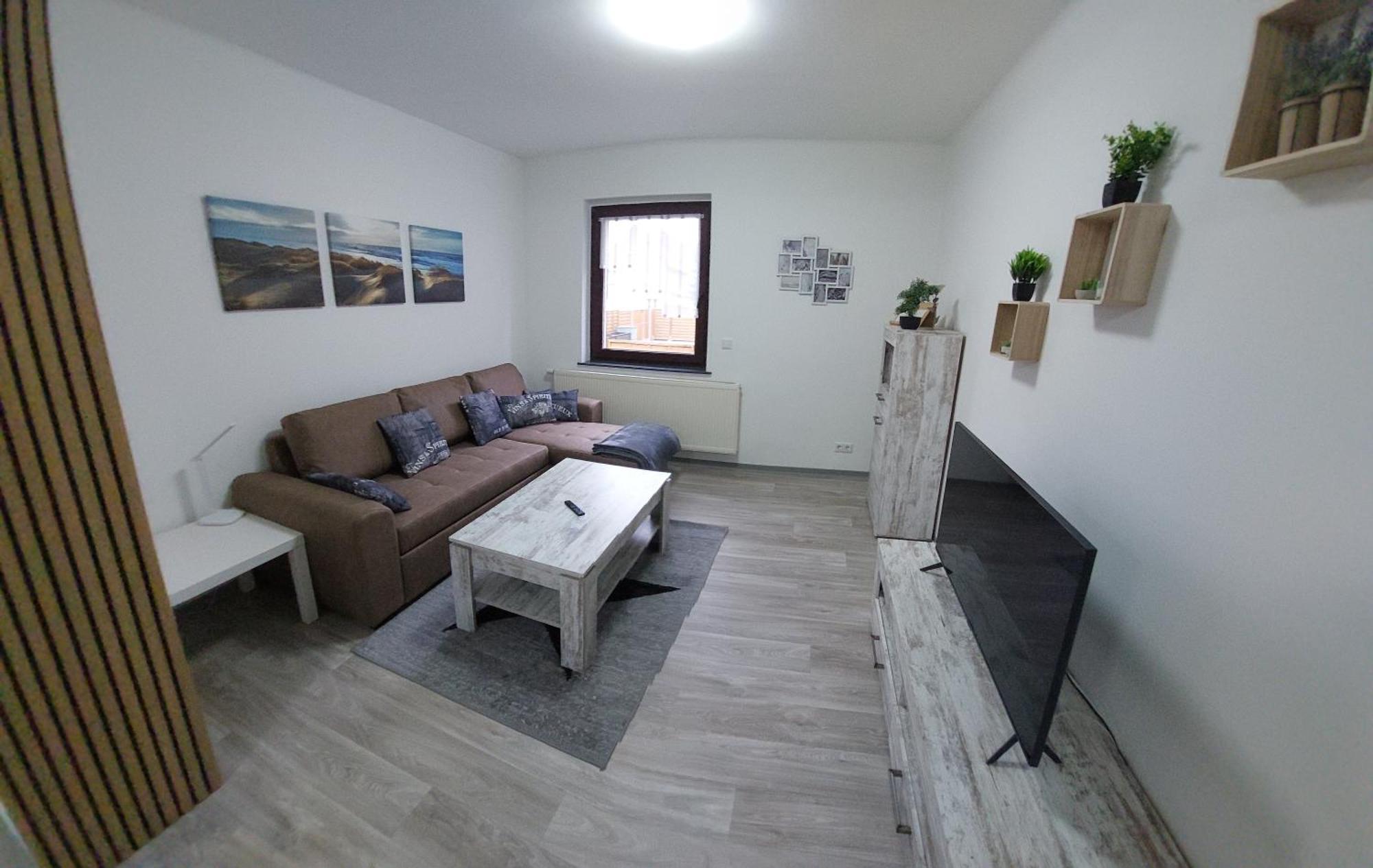 Elxleben Ganze Ferienwohnung 5 Km Von Erfurt, Mit Kaffeevollautomat, Tv, Wlan, Boxspringbett, Schlafsofa Und Einkaufsmoeglichkeiten, Sehr Gute Anbindung Zur A71 Und A4, Kostenloser Oeff Parkplatz Fuer Pkw Und Transporter מראה חיצוני תמונה