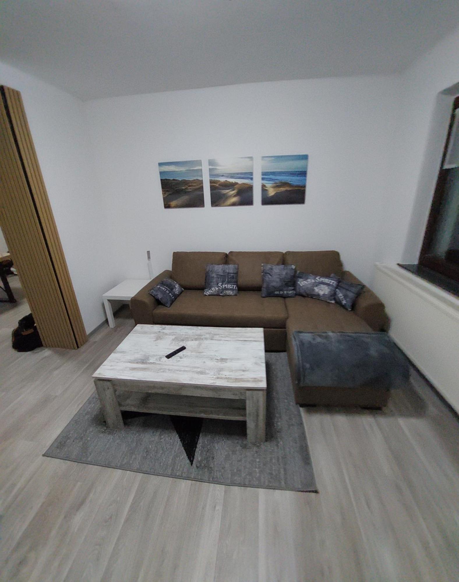 Elxleben Ganze Ferienwohnung 5 Km Von Erfurt, Mit Kaffeevollautomat, Tv, Wlan, Boxspringbett, Schlafsofa Und Einkaufsmoeglichkeiten, Sehr Gute Anbindung Zur A71 Und A4, Kostenloser Oeff Parkplatz Fuer Pkw Und Transporter מראה חיצוני תמונה
