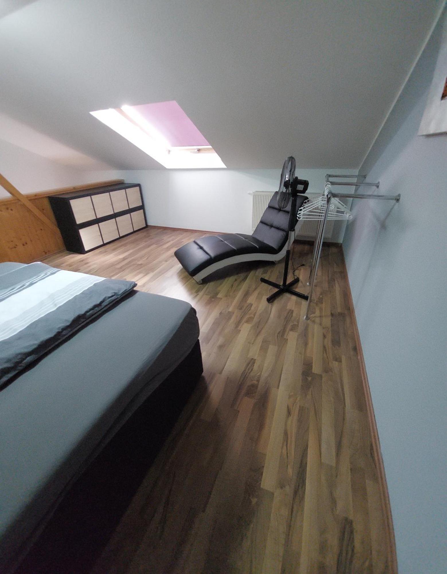 Elxleben Ganze Ferienwohnung 5 Km Von Erfurt, Mit Kaffeevollautomat, Tv, Wlan, Boxspringbett, Schlafsofa Und Einkaufsmoeglichkeiten, Sehr Gute Anbindung Zur A71 Und A4, Kostenloser Oeff Parkplatz Fuer Pkw Und Transporter מראה חיצוני תמונה