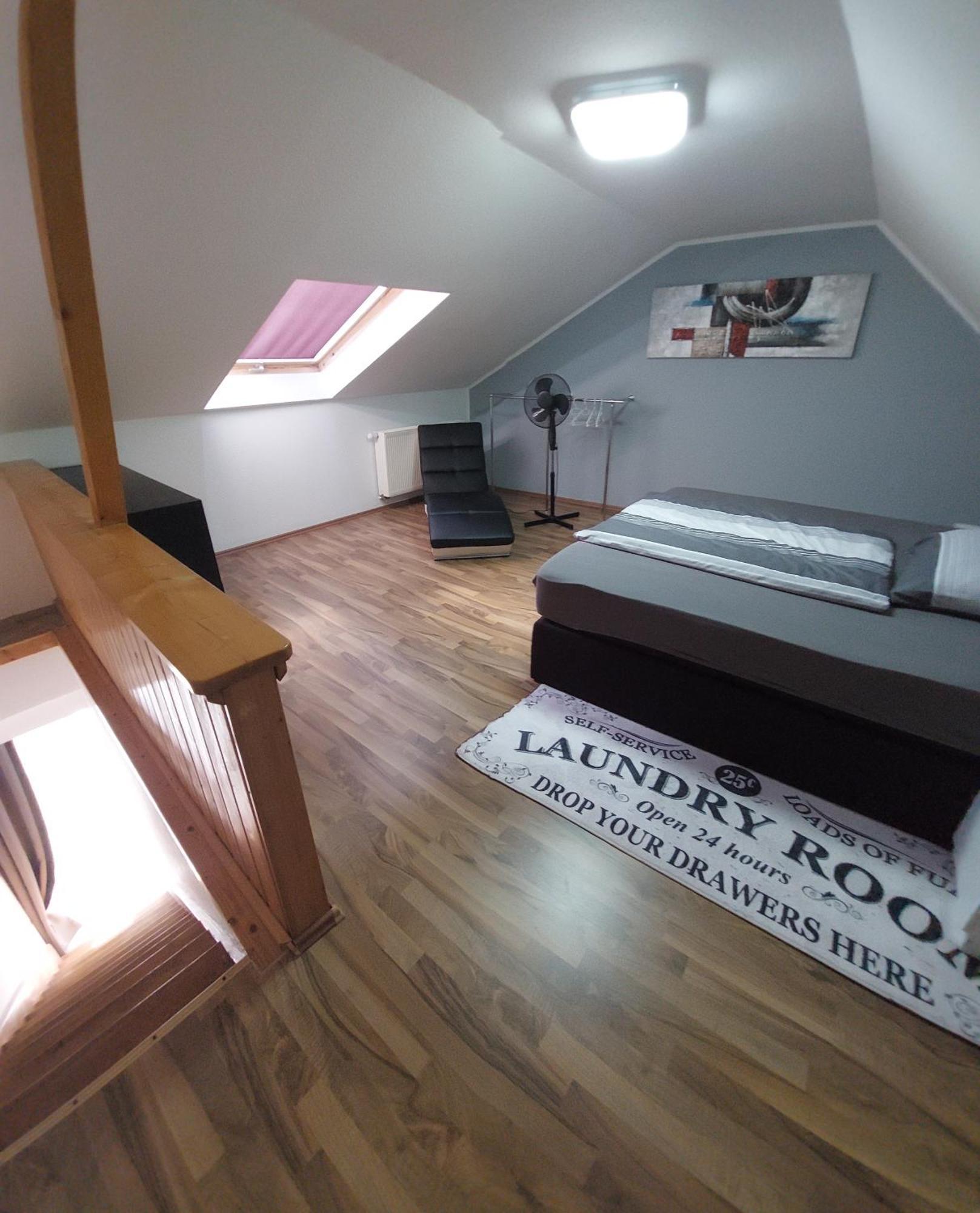 Elxleben Ganze Ferienwohnung 5 Km Von Erfurt, Mit Kaffeevollautomat, Tv, Wlan, Boxspringbett, Schlafsofa Und Einkaufsmoeglichkeiten, Sehr Gute Anbindung Zur A71 Und A4, Kostenloser Oeff Parkplatz Fuer Pkw Und Transporter מראה חיצוני תמונה