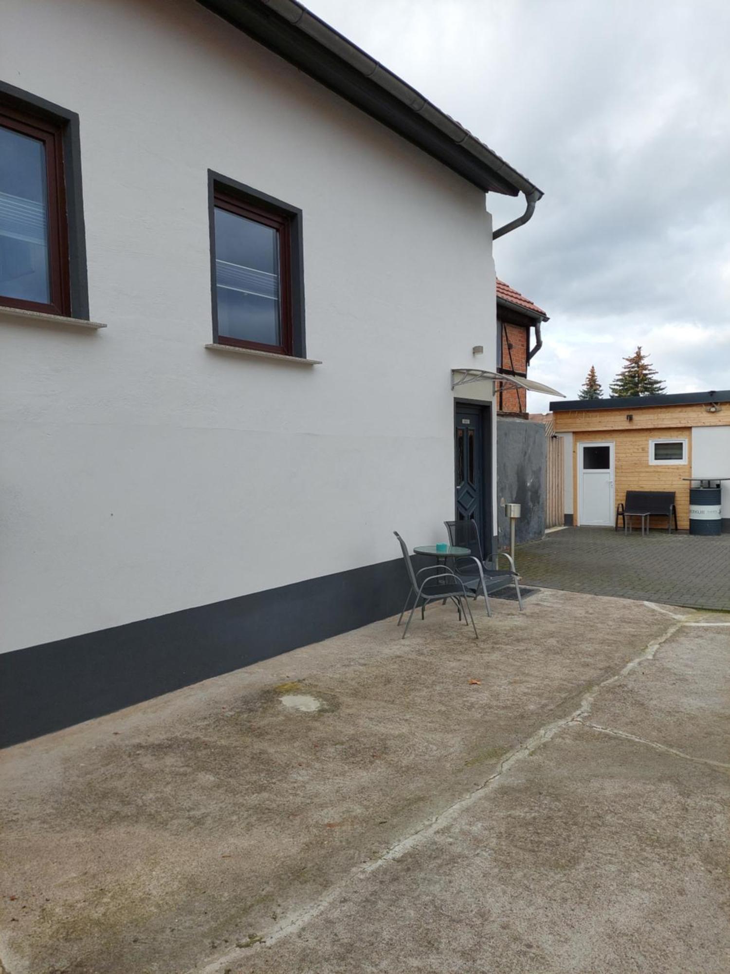 Elxleben Ganze Ferienwohnung 5 Km Von Erfurt, Mit Kaffeevollautomat, Tv, Wlan, Boxspringbett, Schlafsofa Und Einkaufsmoeglichkeiten, Sehr Gute Anbindung Zur A71 Und A4, Kostenloser Oeff Parkplatz Fuer Pkw Und Transporter מראה חיצוני תמונה